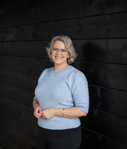 Pia Yliharju - Pluspuu Talot